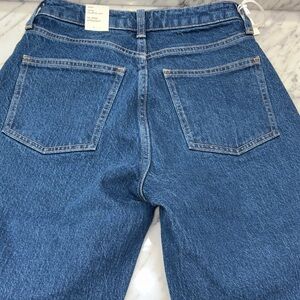 NWT- Aritzia Denim Forum Classic Indigo Jeans. Sz 25. So trendy and flattering!!
